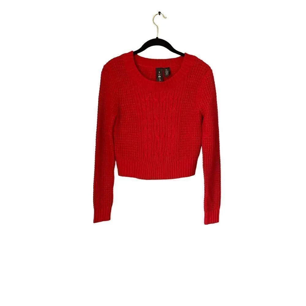 Boy meets girl cropped red sweater pull over with metallic thread size medium￼